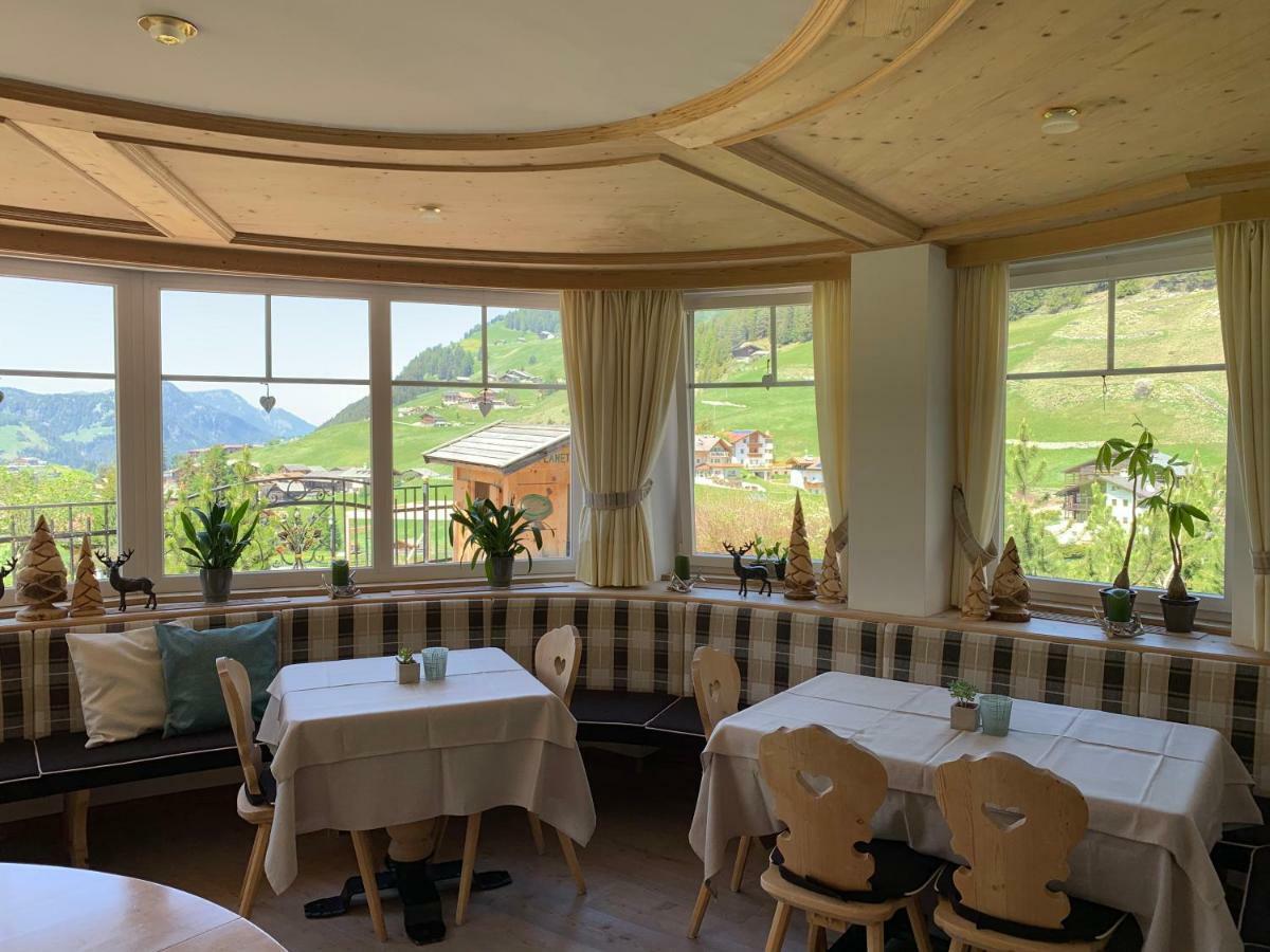 Garni Villa Erna Селва ди Вал Гардена Екстериор снимка